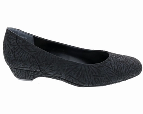 Dept Casual Shoes Ros Hommerson Tabitha Women's Slip-on Casual Shoes In Black Textile