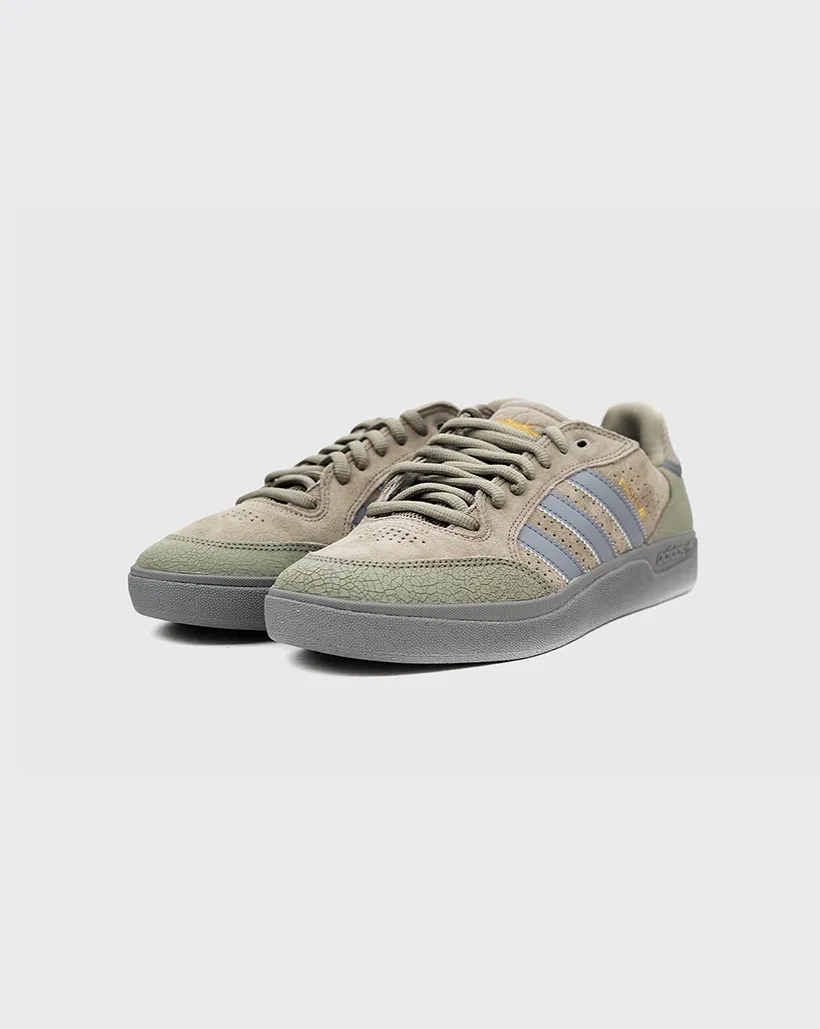 Adidas 80s Tennis Shoes Adidas Tyshawn Low Shoe - Pebble/Grey