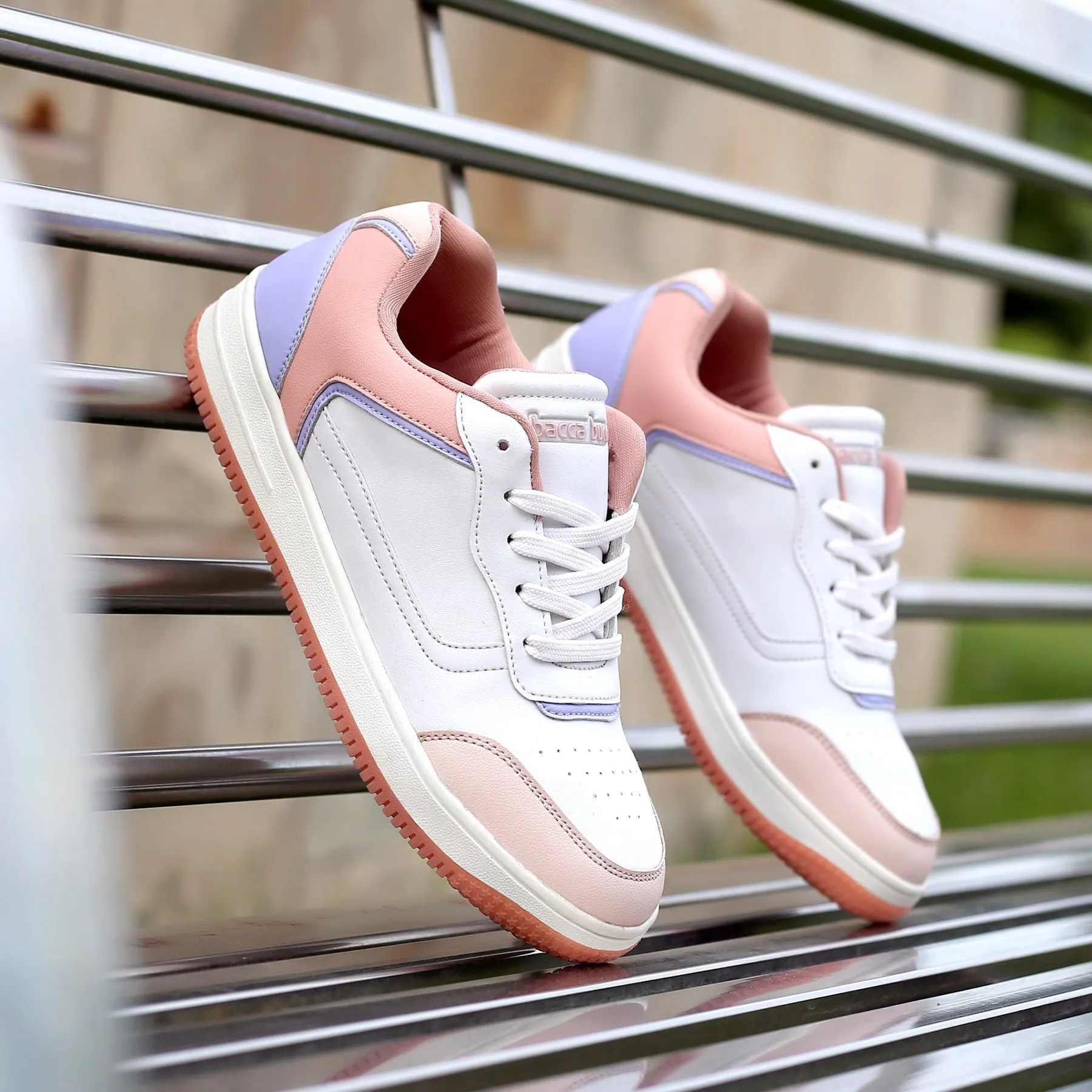 Flat Shoes To Wear Bacca Bucci NAOMI Low-top Flat Sole Sneakers For Women