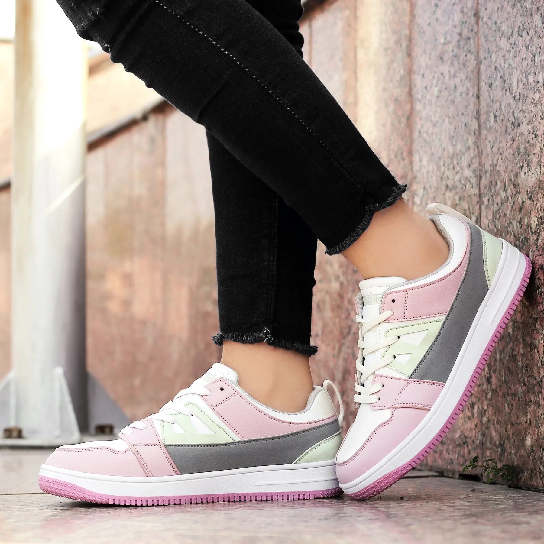 Flat Tire Shoes Bacca Bucci SERENITY Low Top Flat Sole Fashion Women's Sneakers