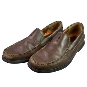 Clarks Loafers Mens 10M Brown Leather Slip On Shoes Career Preppy Everyday Flat Shoes With Small Heel
