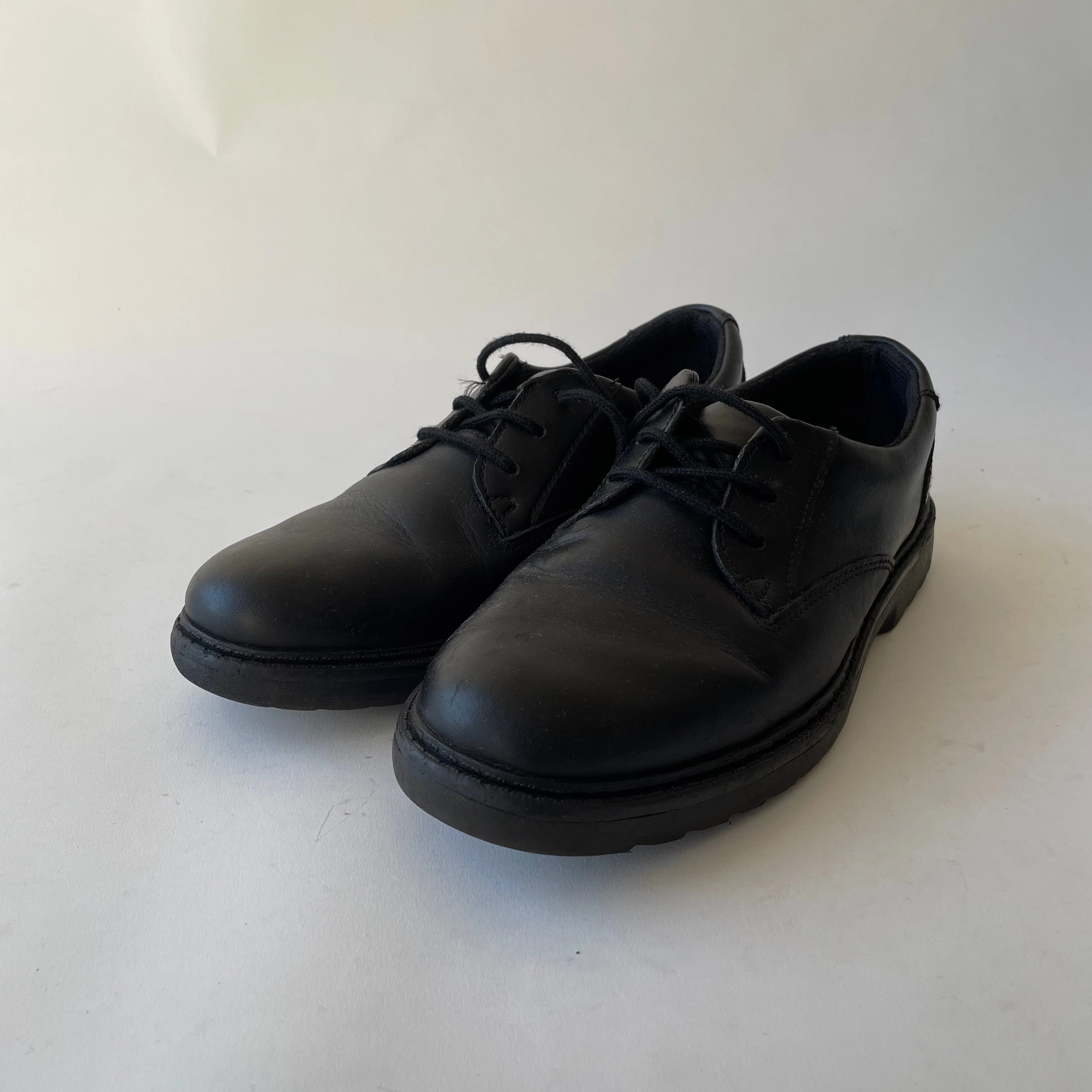 Hawaiian Casual Shoes Clarks Shoes Shoe Size 3F black leather