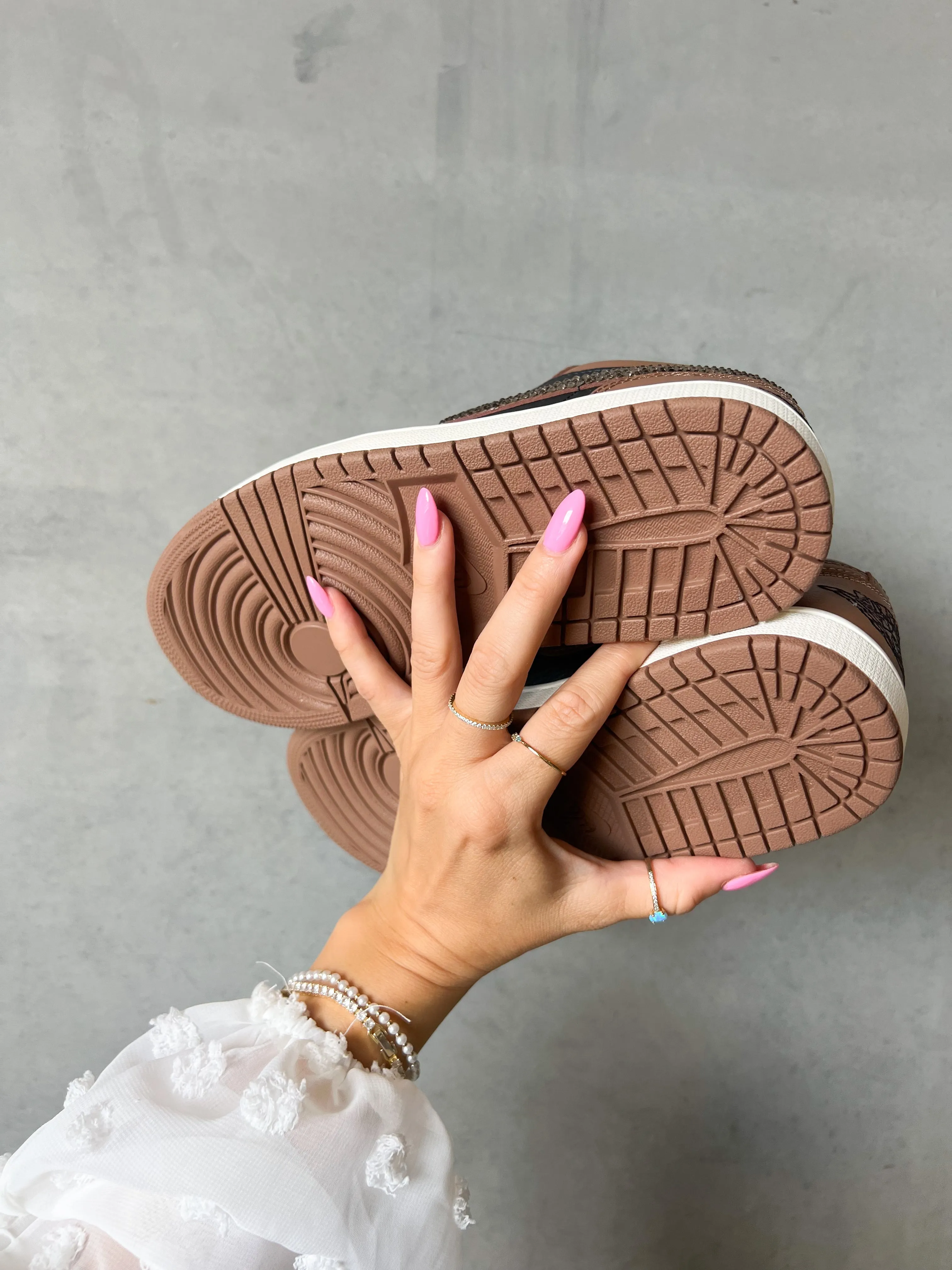 Retro Adidas Running Shoes Coffee Brown Swarovski Womens Air Jordan Retro 1 Low Shoes