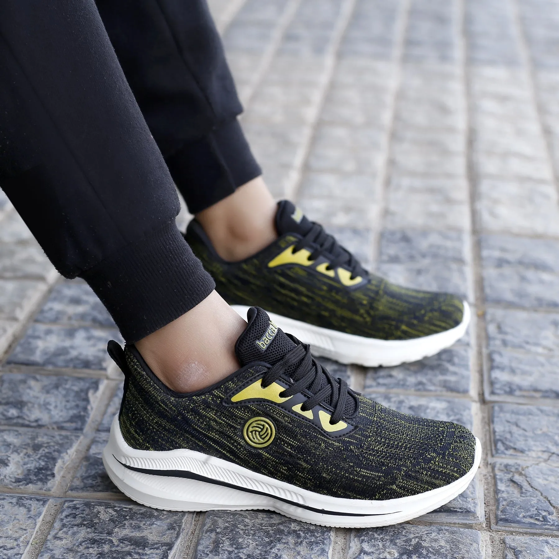 Best Walking Shoes For With Wide Feet Bacca Bucci Boys or Girls Essential Knit Running Sports Shoe (Age: 8 year to 12 years)