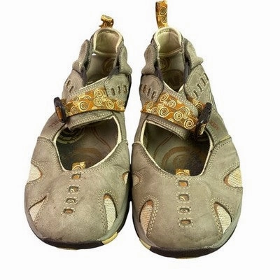 Merrell Shoes Womens 10.5 Sandals Beachy Coastal Hiking Performance Shoes Flat Lay