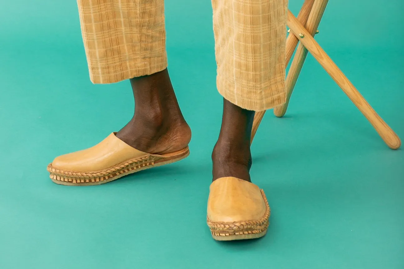 D & G Slides Heritage Solid City Slipper in Honey