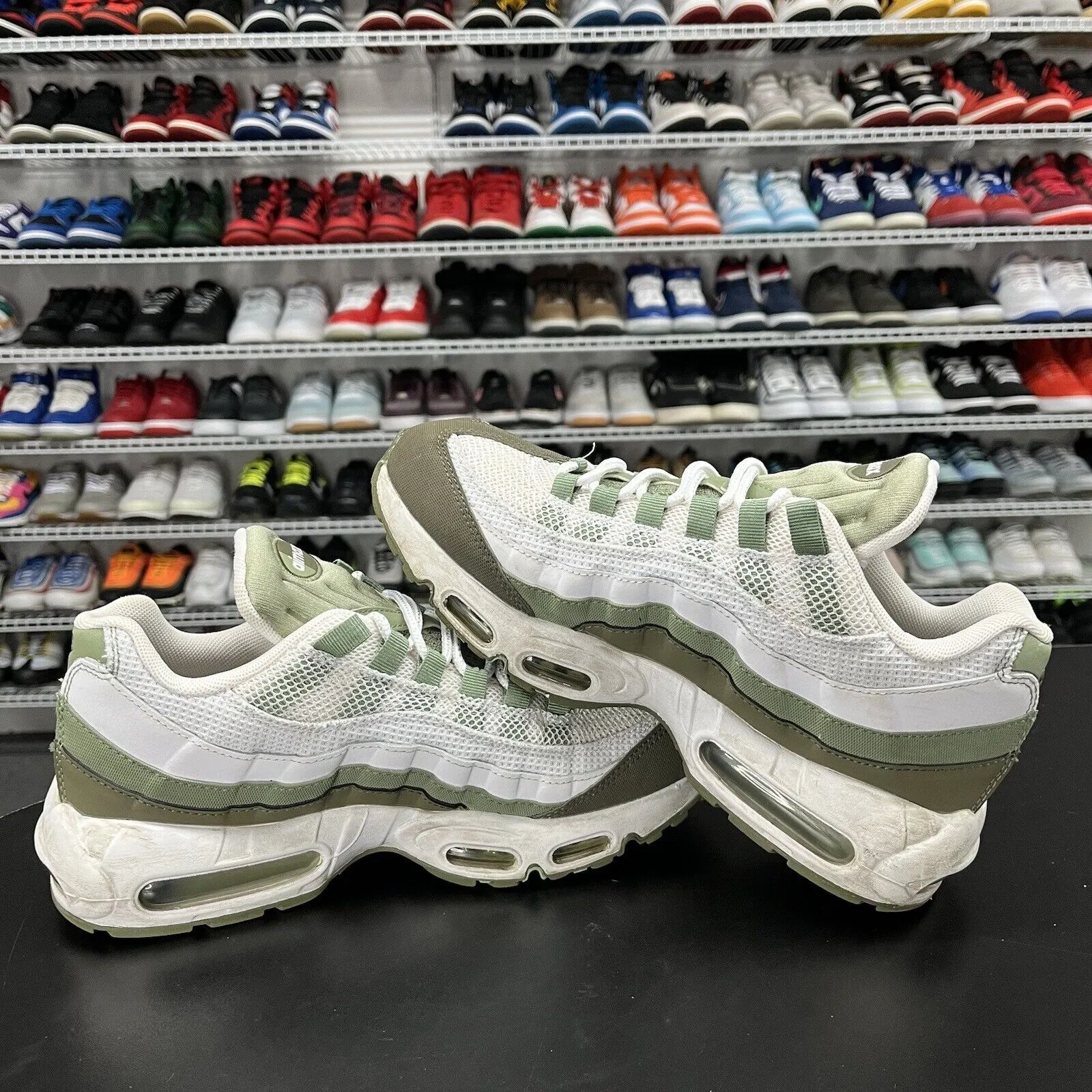 Nike Air Max 95 White Medium Olive Oil Green FD0780-100 Men's Size 8.5 Tennis Court Shoes Asics