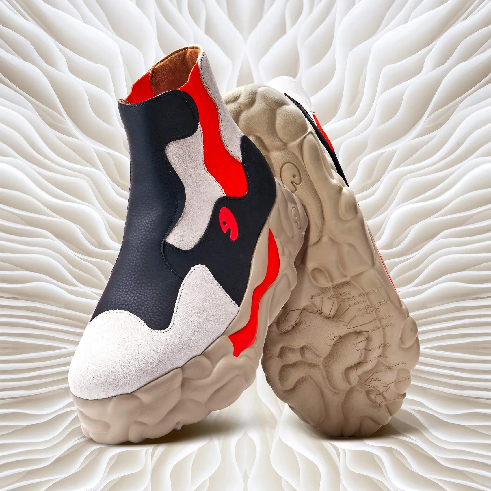 Classic Sleek Sanamolls III Women Globe Skate Shoes