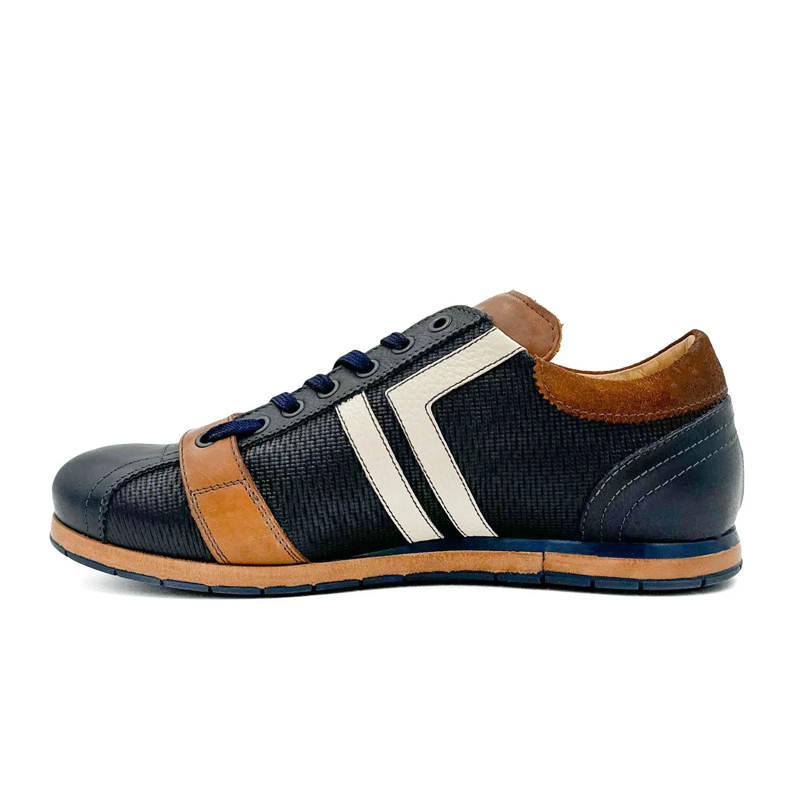 Kamo-Gutsu TIFO-030 Low Sneaker (Men) - Blue Casual Shoes With Jeans And Shirt