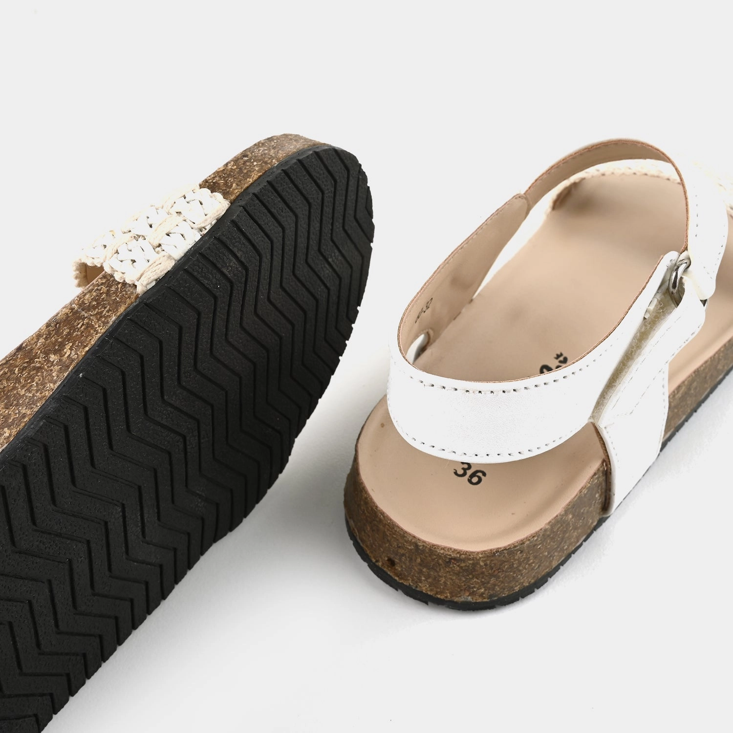 Teen Girls Sandal 80-32-White Book Ghost Idea Walking In My