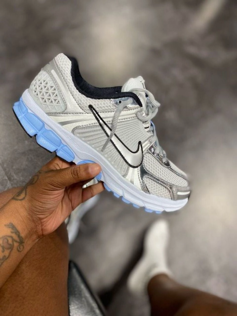 Nike Zoom Vomero 5  Lallure technique devenue icne lifestyle Asics Running Shoes 2025