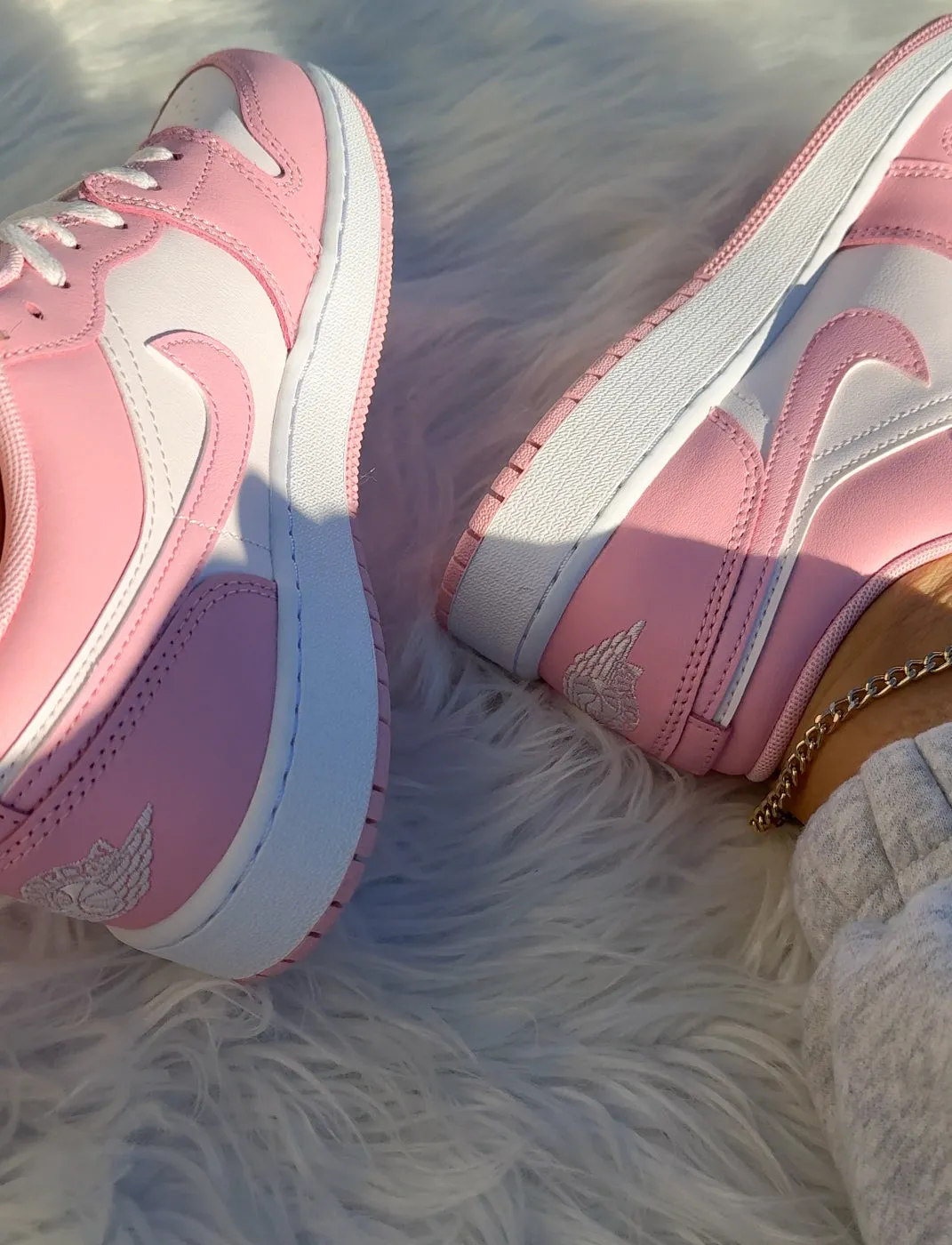 Shoes Like Adidas Samba NEW Pink and White Swarovski Womens Air Jordan 1 Low Shoes