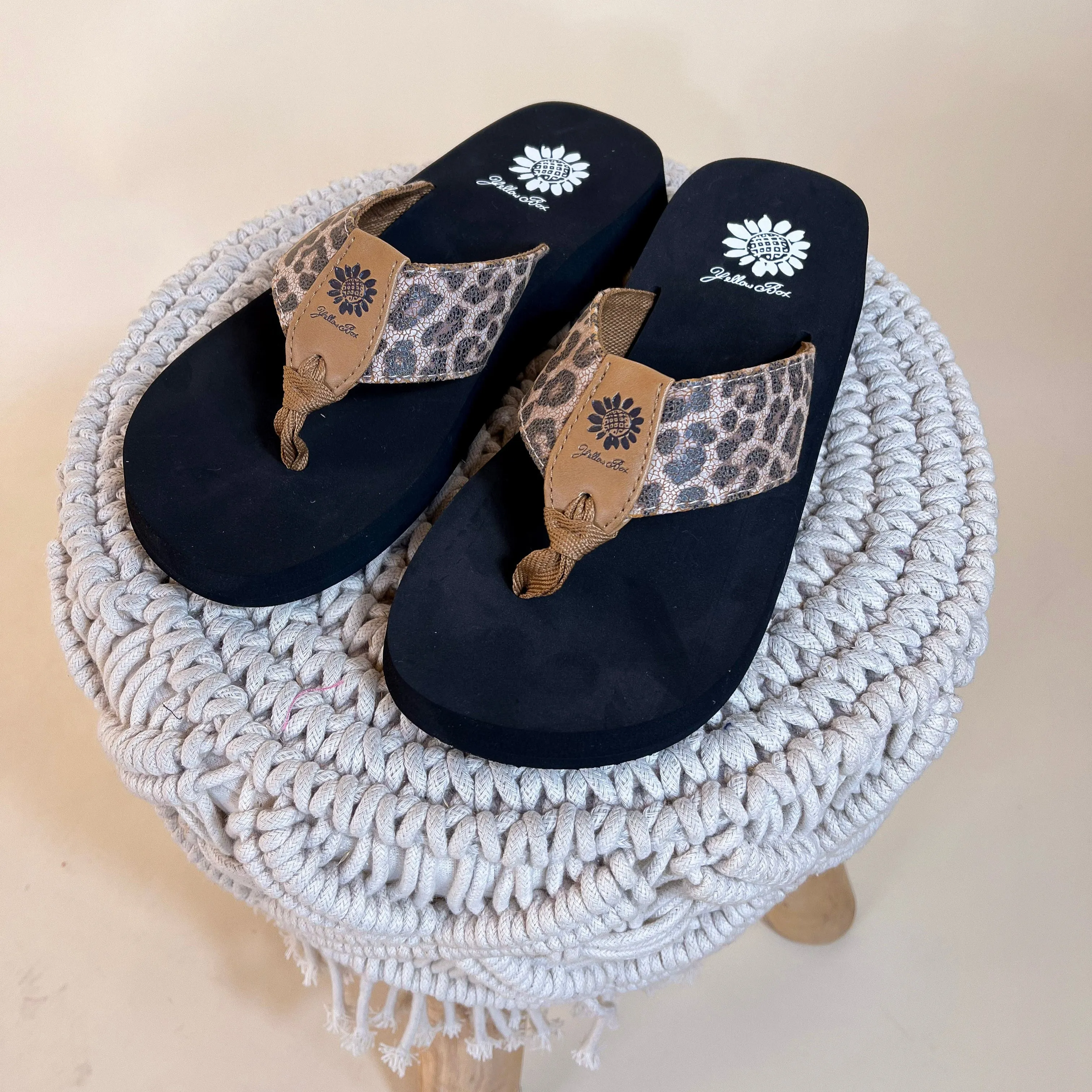 Kendra Scott Flip Flops Yellow Box | Ferlia Flip Flop in Natural